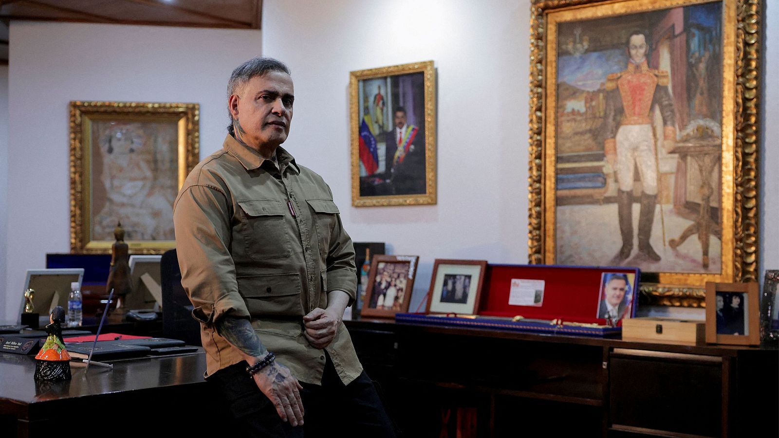 El fiscal general de Venezuela, Tarek Saab, renuncia a su cargo y es sustituido temporalmente por Larry Devoe