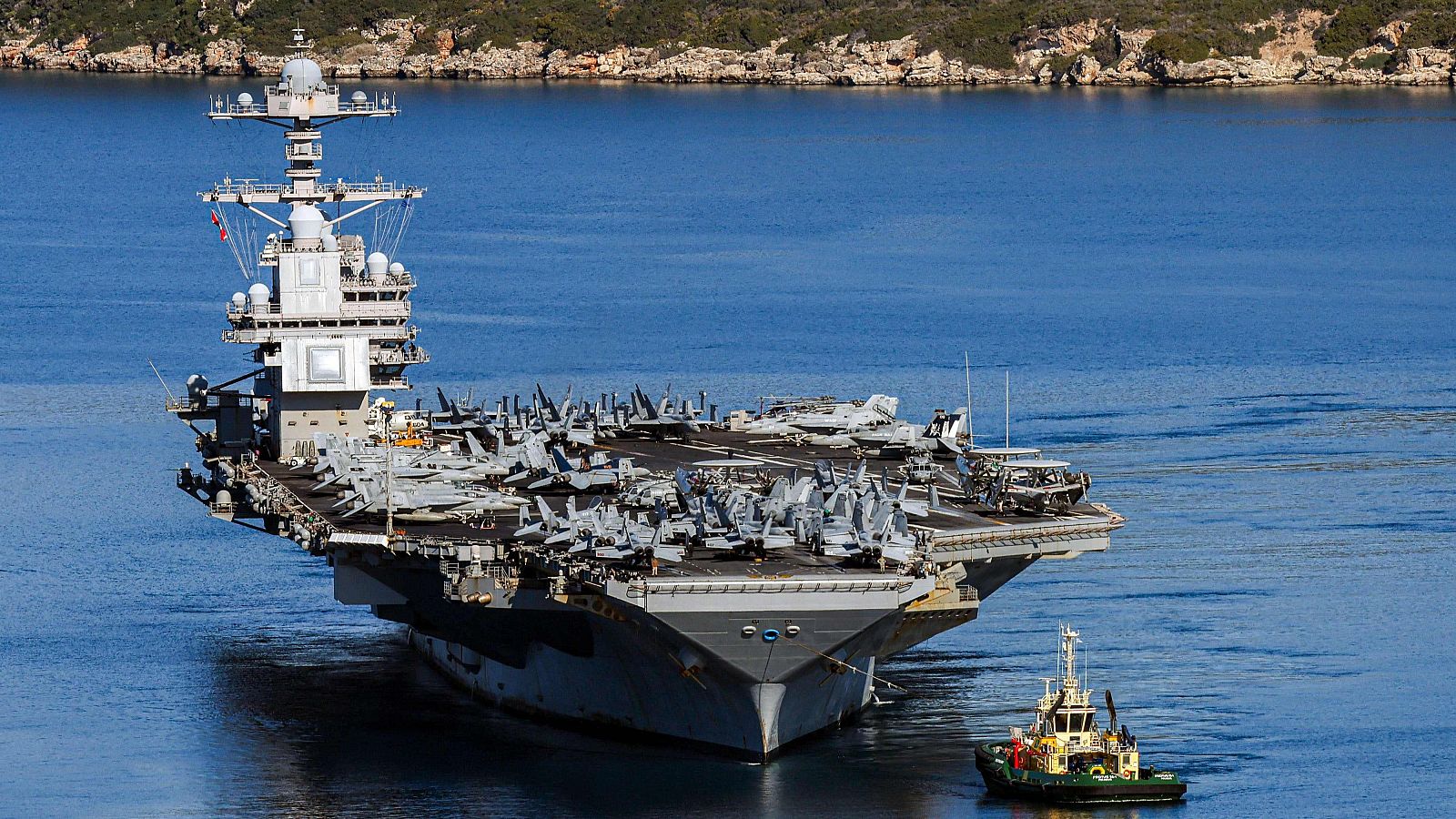 El portaaviones de la Marina de los EE.UU. USS Gerald R. Ford en Creta