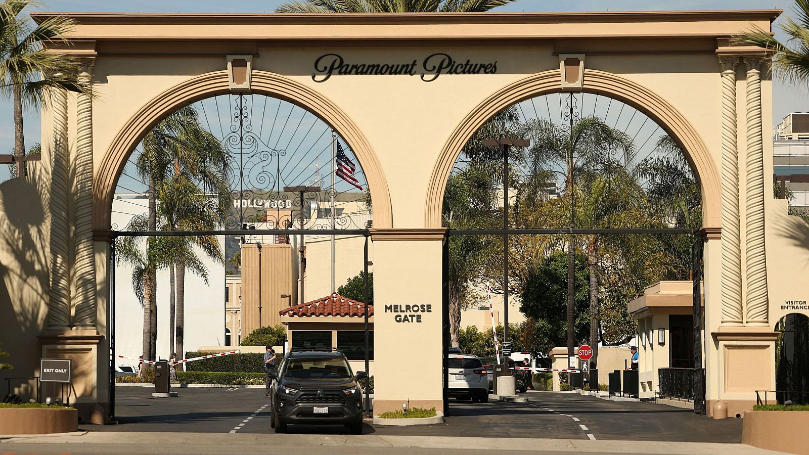 Puerta principal de los estudios de Paramount Pictures en Los Ángeles