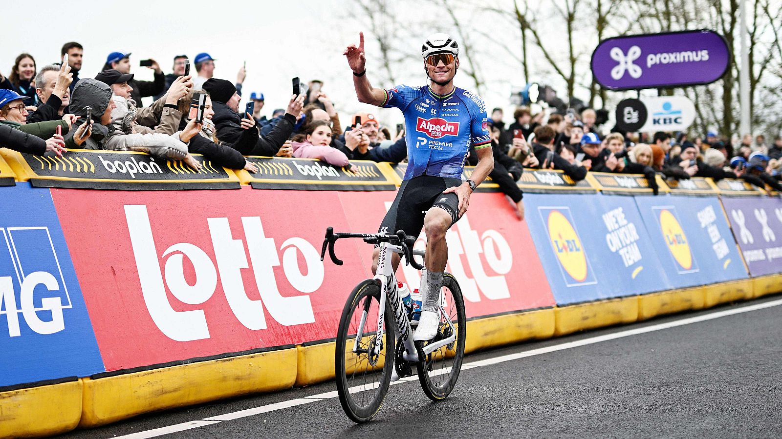 Van der Poel en la Omloop