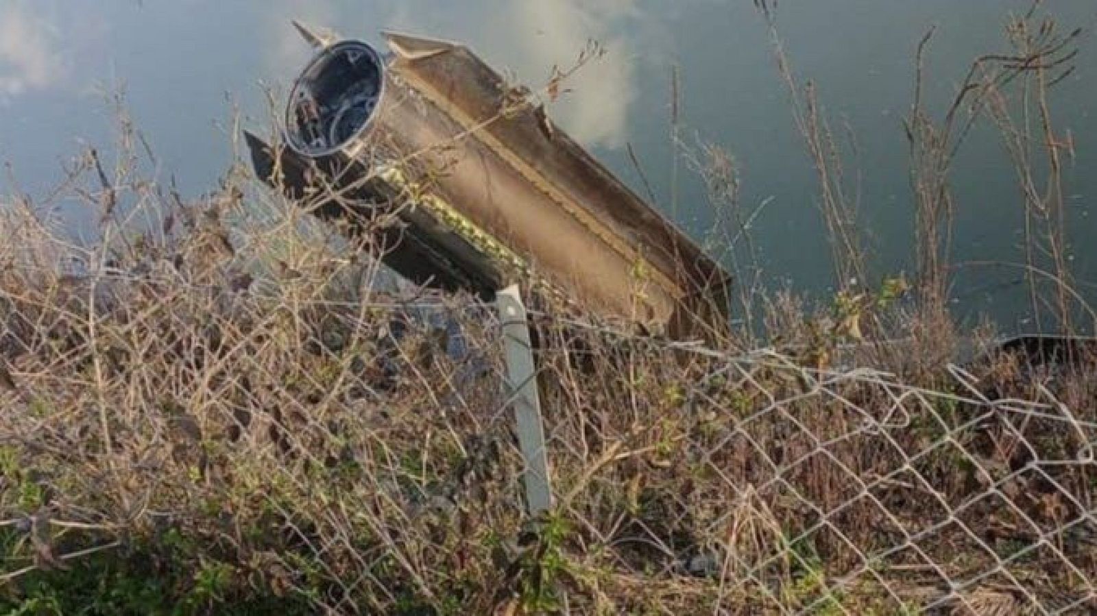 Restos de un sistema de defensa aérea de la OTAN que interceptó un misil lanzado desde Irán a Turquía