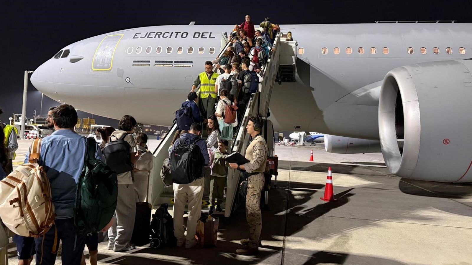 Guerra en Irán: Llegan a Torrejón 171 españoles evacuados de Oriente Medio