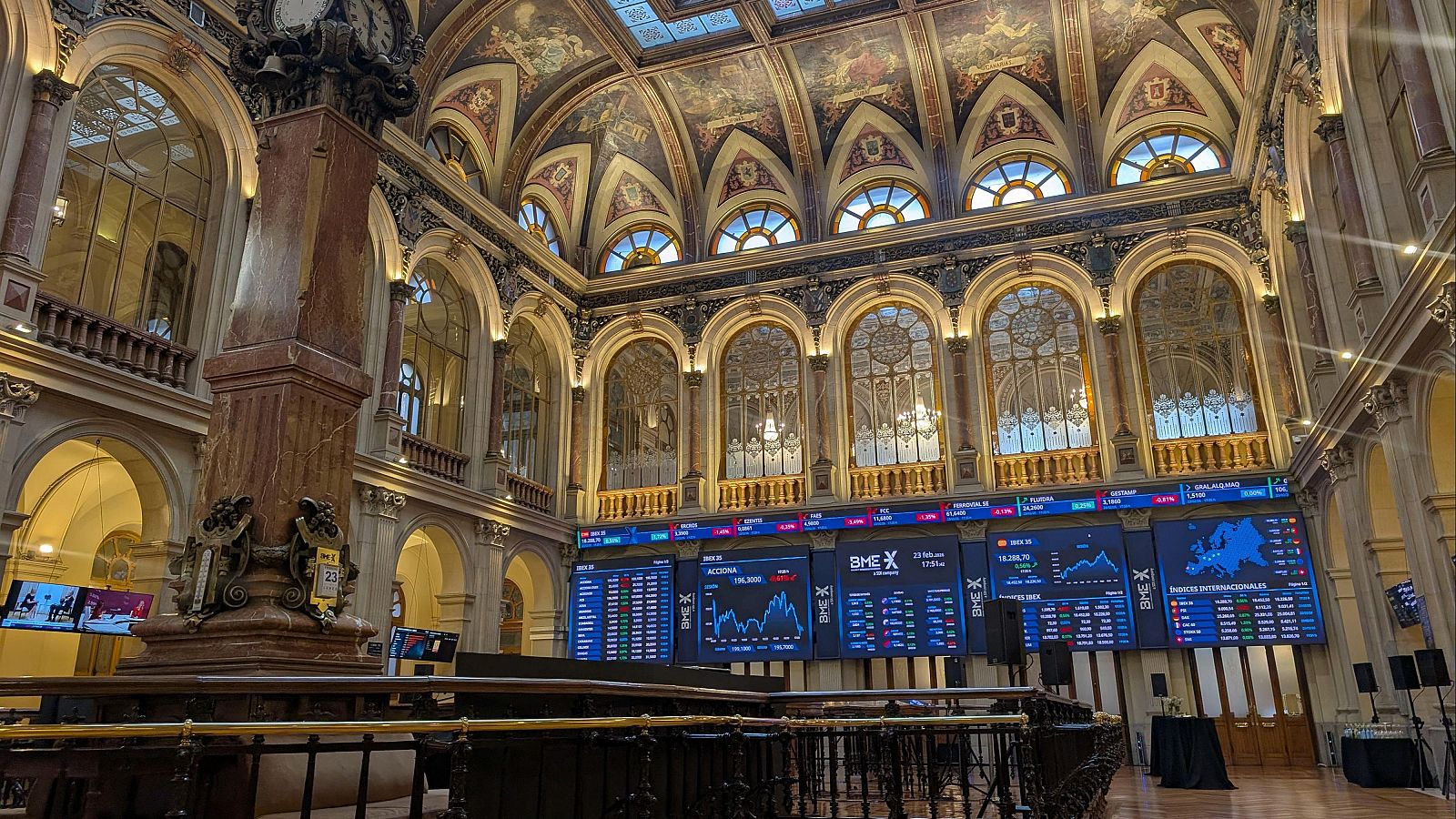 El IBEX baja un 1,38% mientras el petróleo vuelve a encarecerse ante las tensiones en Oriente Medio