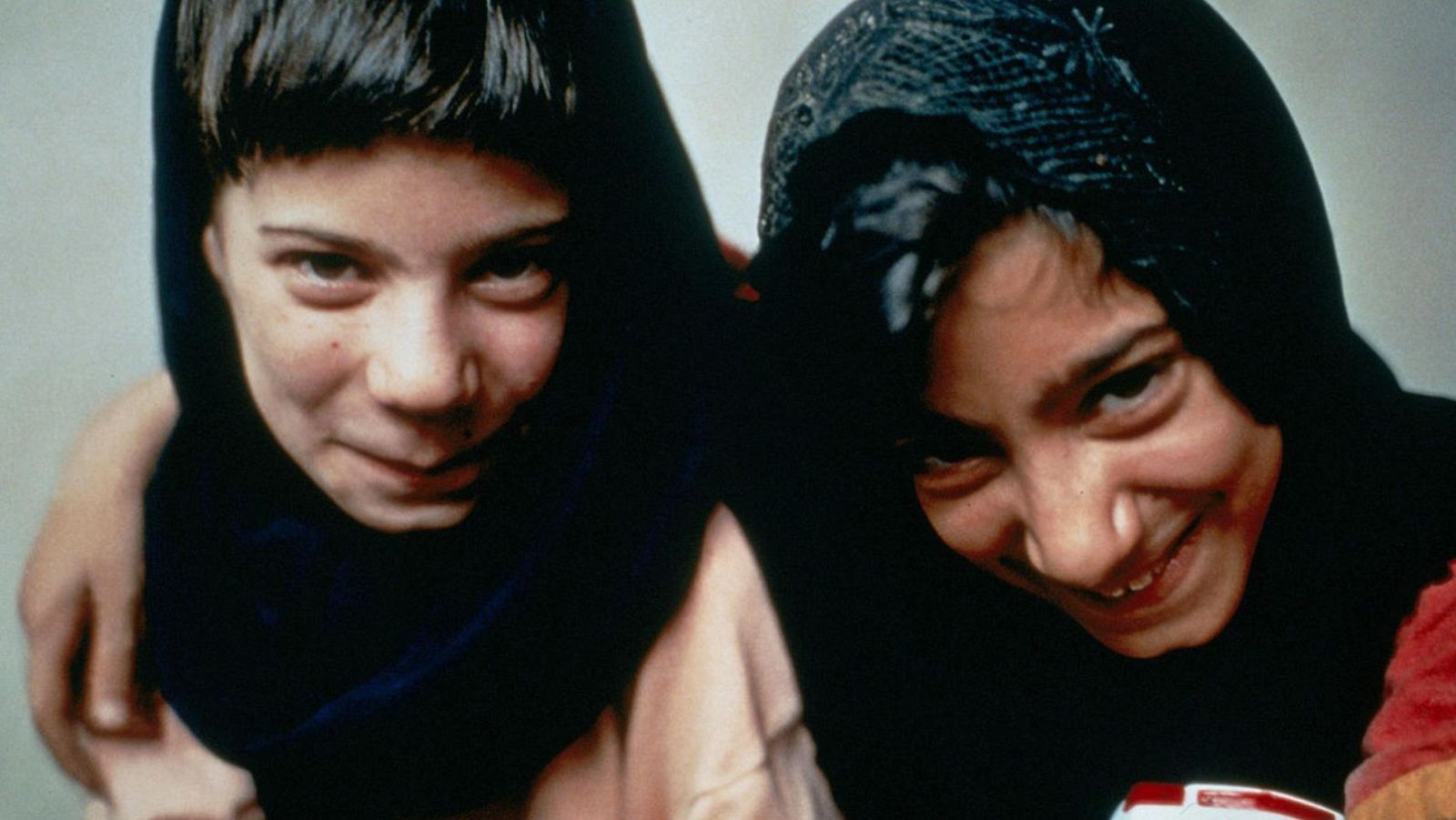 Imagen de 'La manzana', de Samira Makhmalbaf.