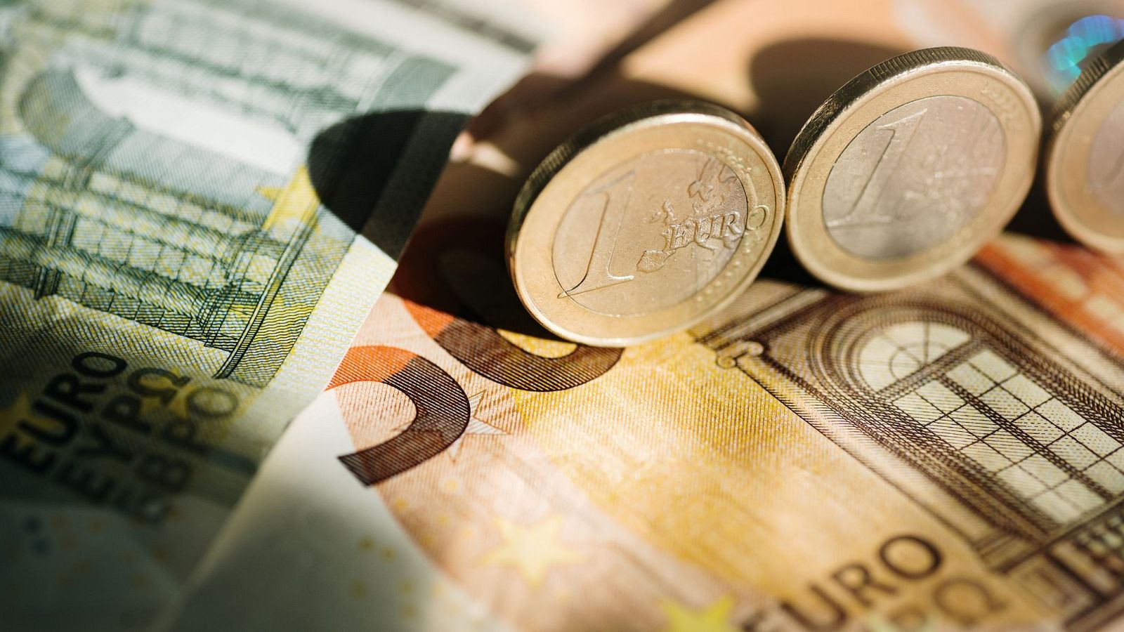 Funcas prevé que el PIB crecería dos décimas menos de lo anticipado si la guerra entre EE.UU. e Irán dura hasta el verano