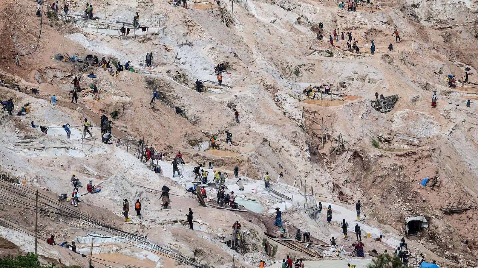 Al menos 300 muertos en un nuevo derrumbe en una zona minera del noreste de la RD del Congo