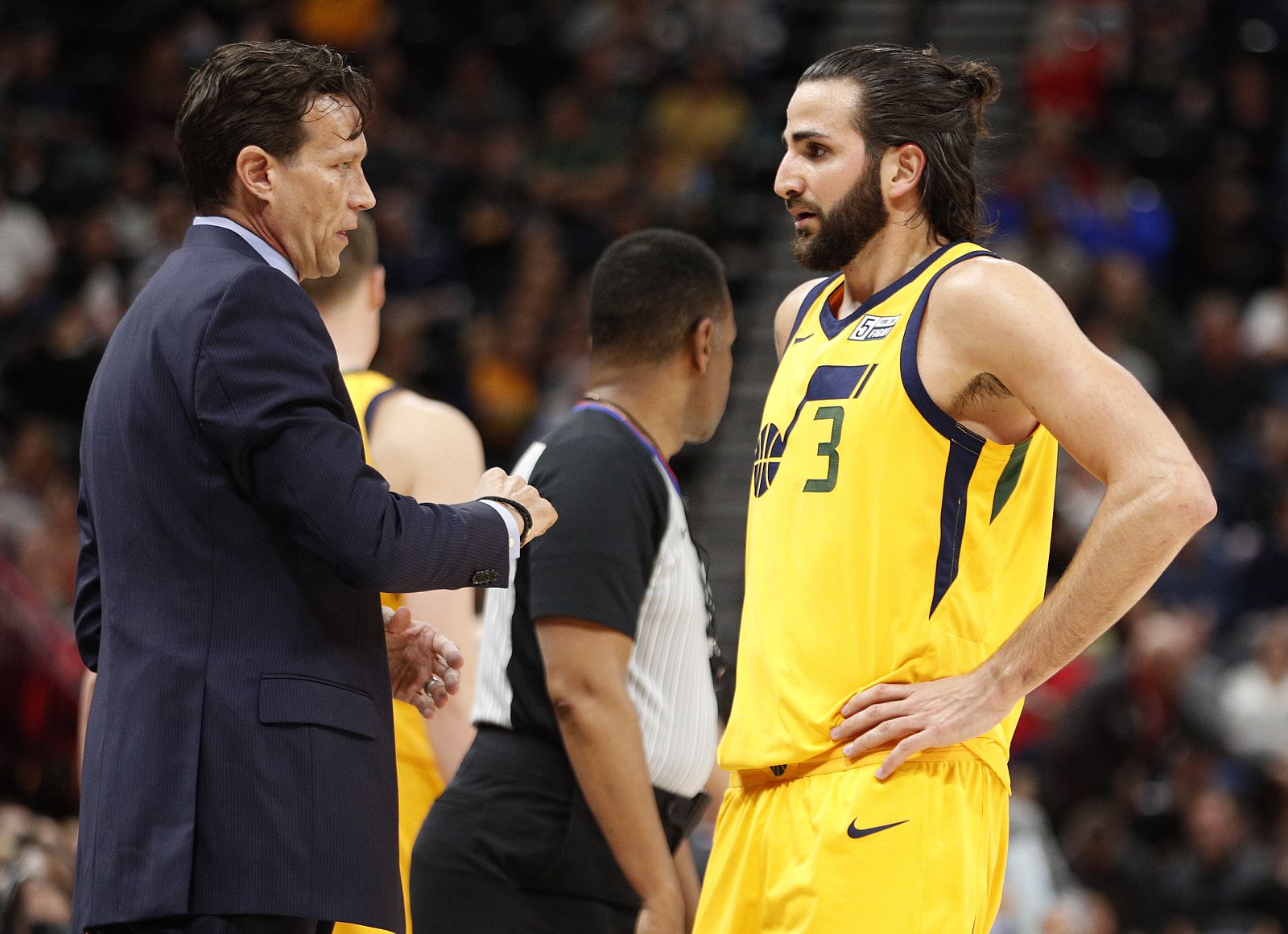 Rubio recibe instrucciones del entrenador de los Jazz