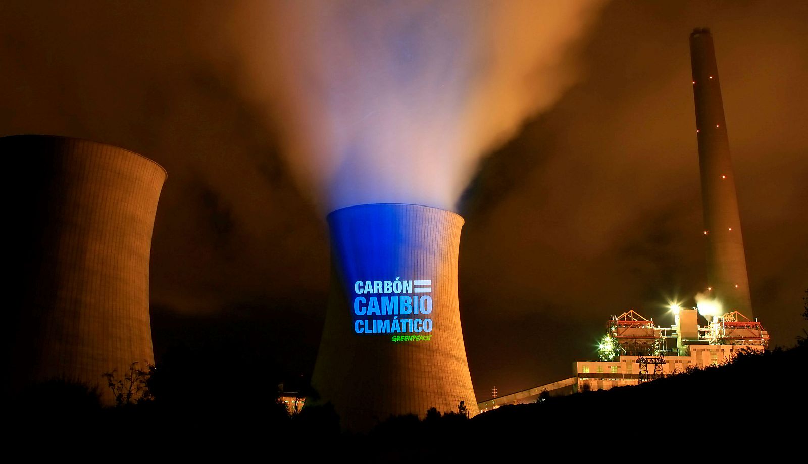 Greenpeace lleva a calle su campaña-denuncia "Carbón = cambio climático"