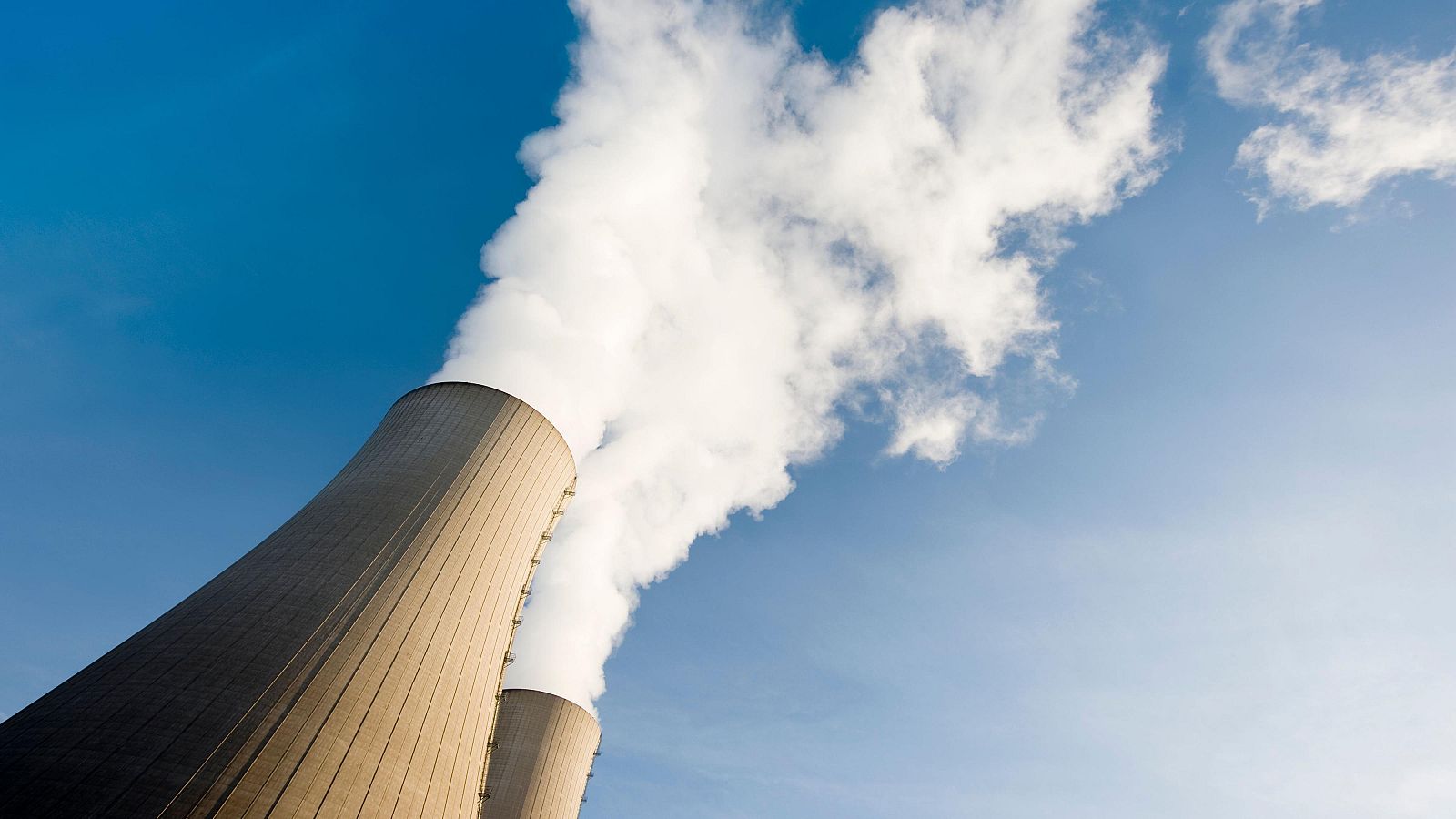 Von der Leyen anuncia 200 millones para la energía nuclear: "Europa cometió un error estratégico al alejarse"