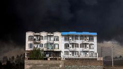 Nubes tóxicas, vertidos y "ríos de fuego": la guerra de Irán también se libra contra el medio ambiente