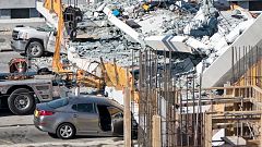 Al menos cuatro muertos al derrumbarse un puente recién construido sobre una autopista en Miami