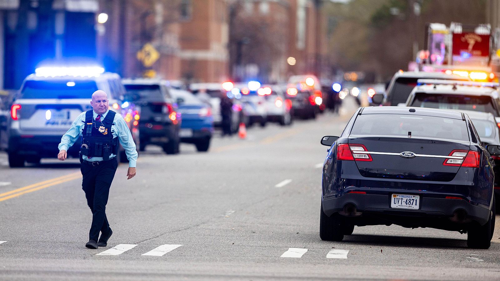Un hombre vinculado al Estado Islámico mata a una persona en una universidad de EE.UU.