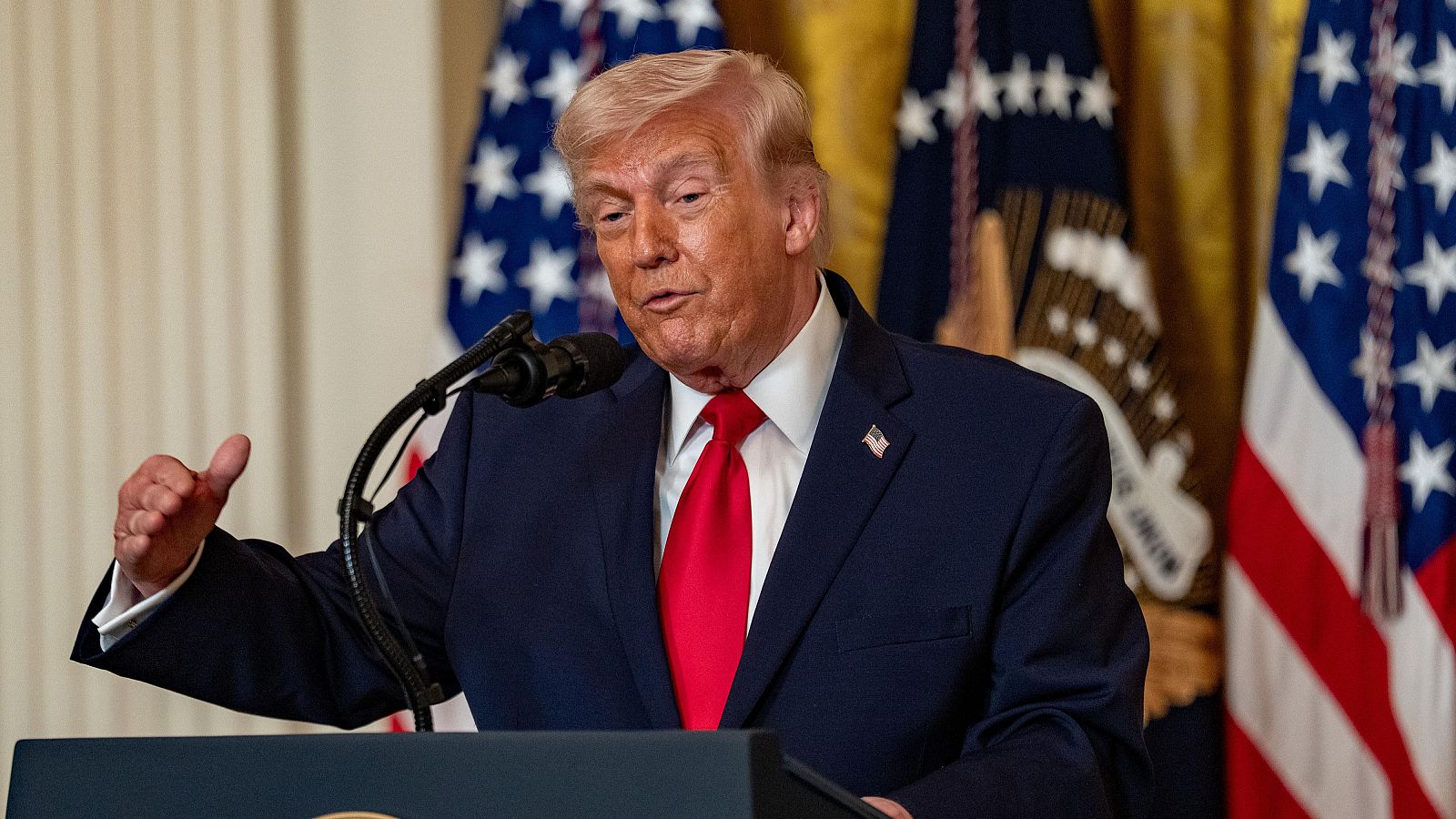 EE.UU. autoriza la compra temporal de petróleo ruso para contener la escalada de precios