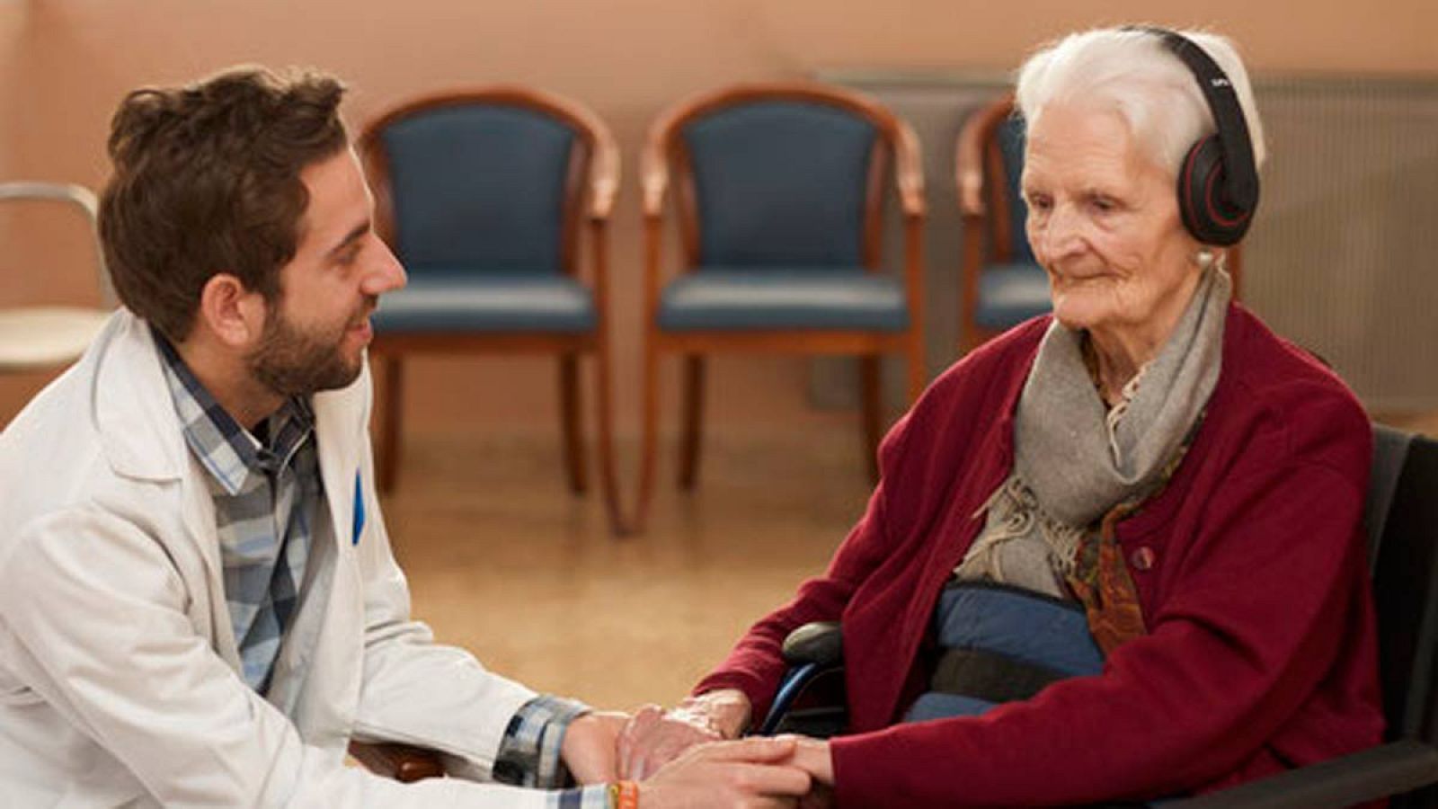 El psicólogo Paco Olmedo usa la música con sus pacientes