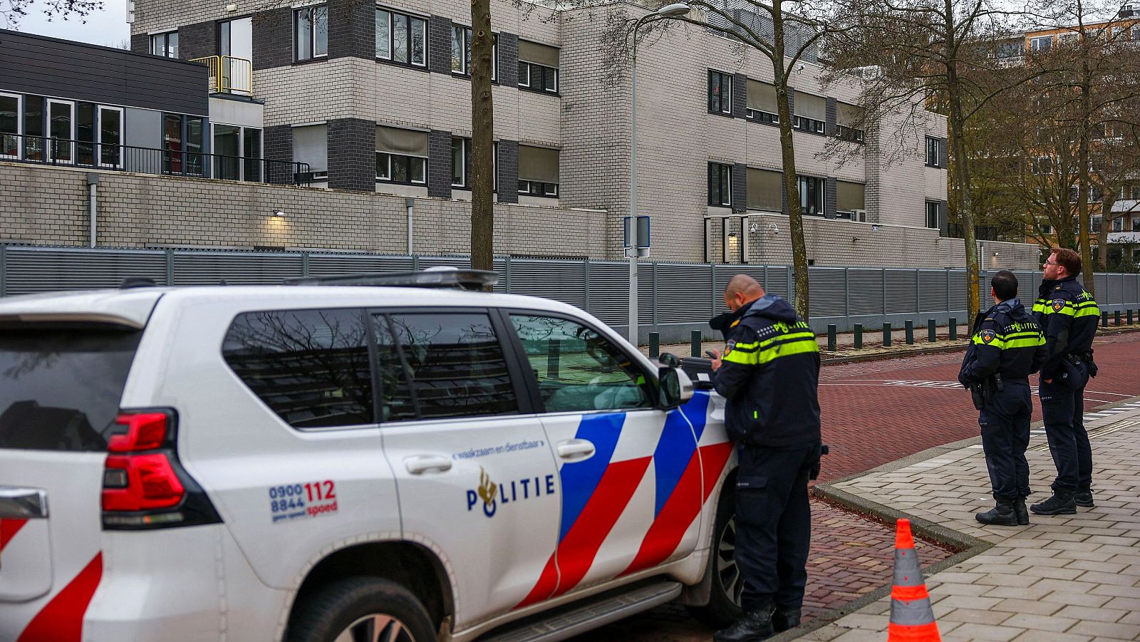 Un ataque con explosivo contra una escuela judía en Ámsterdam provoca daños leves