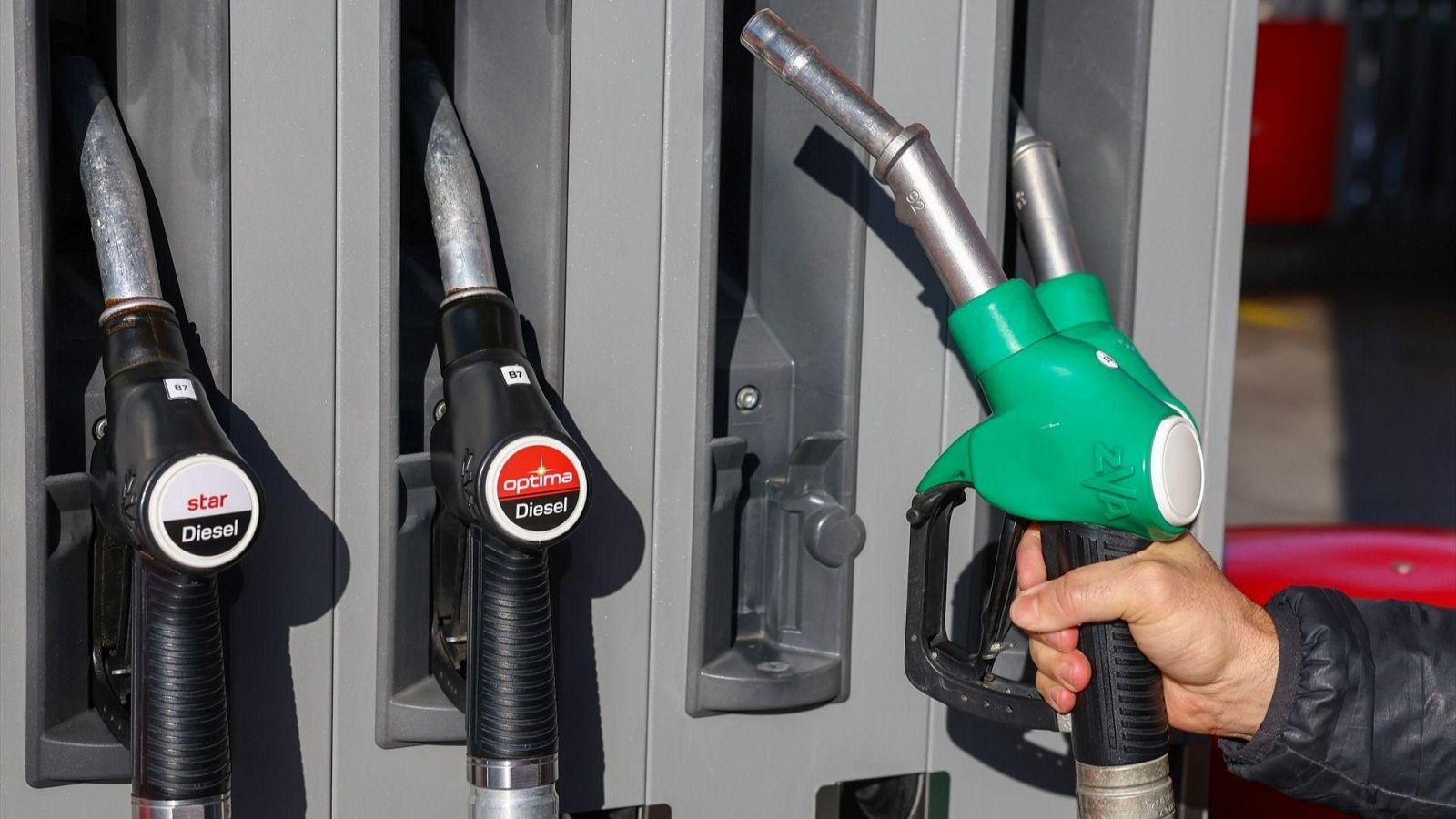 Por qué el diésel está más caro que la gasolina | Guerra de Irán