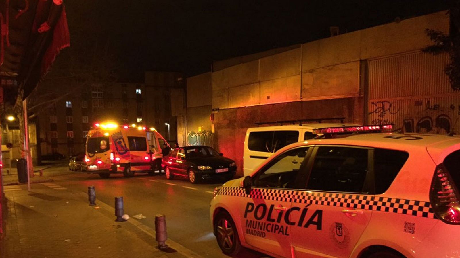 Un muerto y cuatro heridos por arma blanca tras una reyerta en bar de Usera