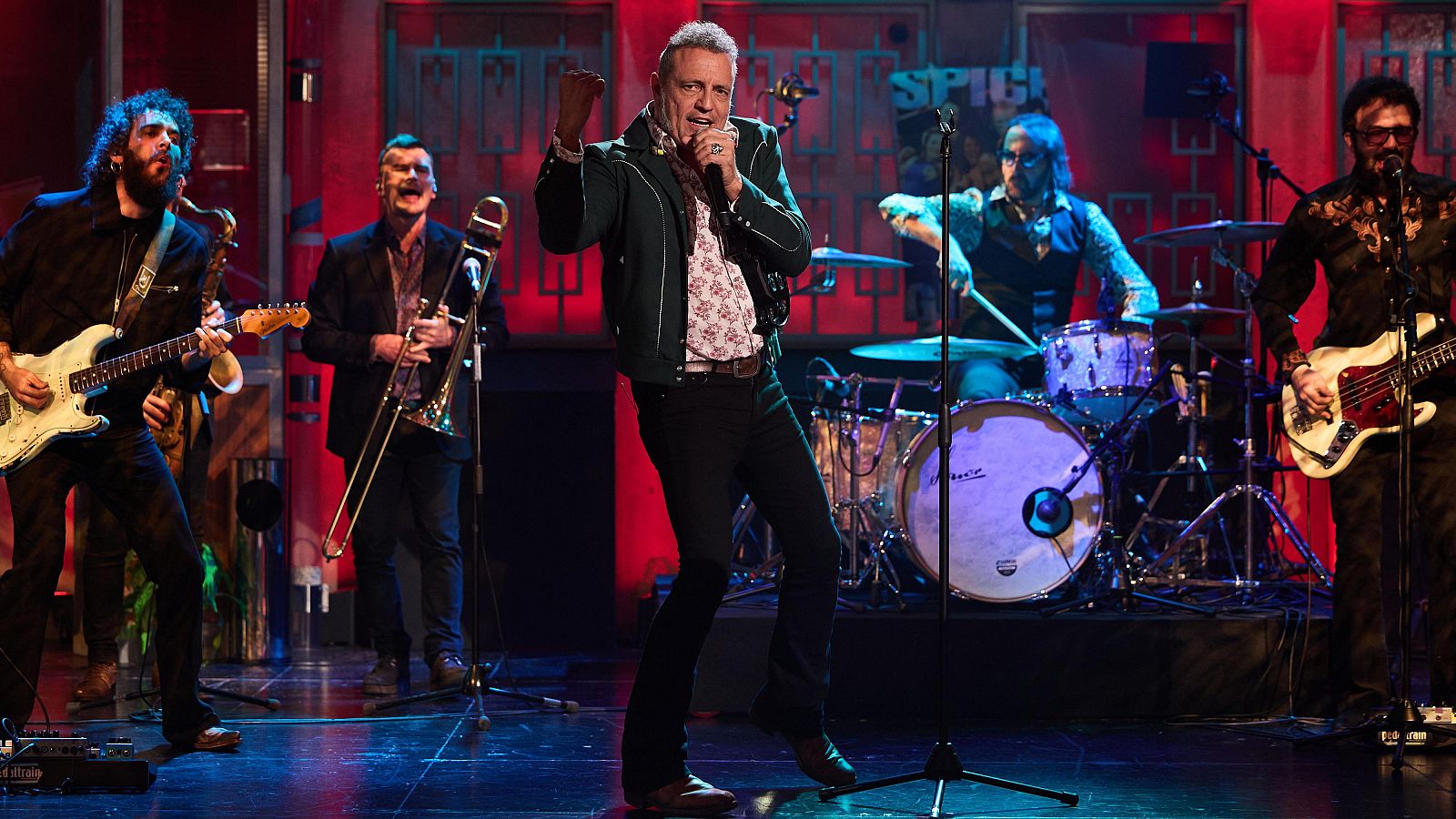 M-Clan interpreta en 'La Revuelta' su canción "Quédate a dormir" 16/03/26