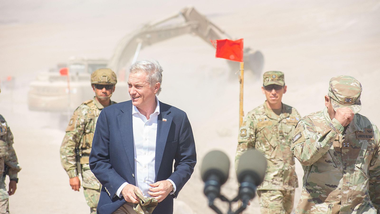 Chile comienza la construcción de barreras fronterizas con Perú y Bolivia para frenar la inmigración