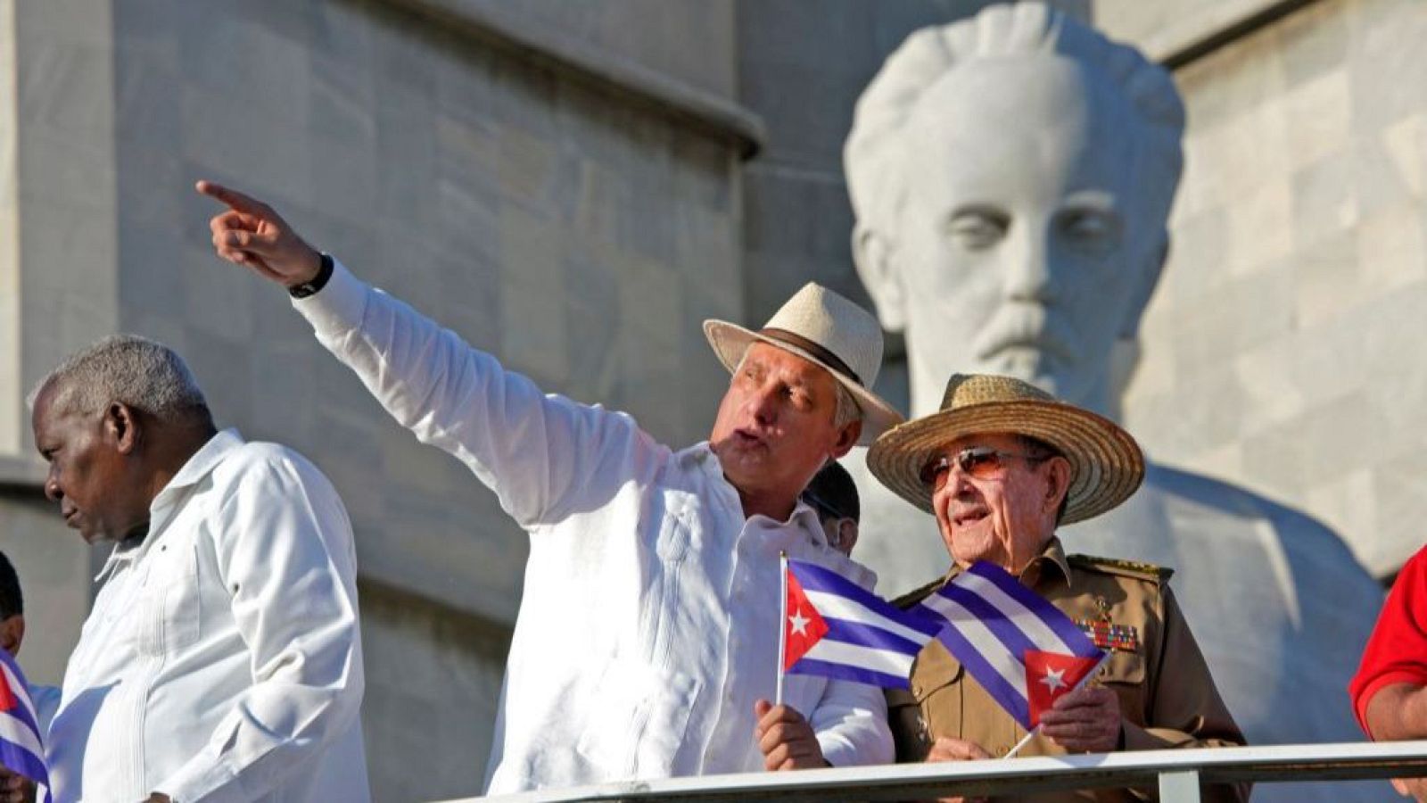 Díaz-Canel y Raúl Castro en un acto oficial: EE.UU. busca imponer una transición negociada con la familia Castro en Cuba