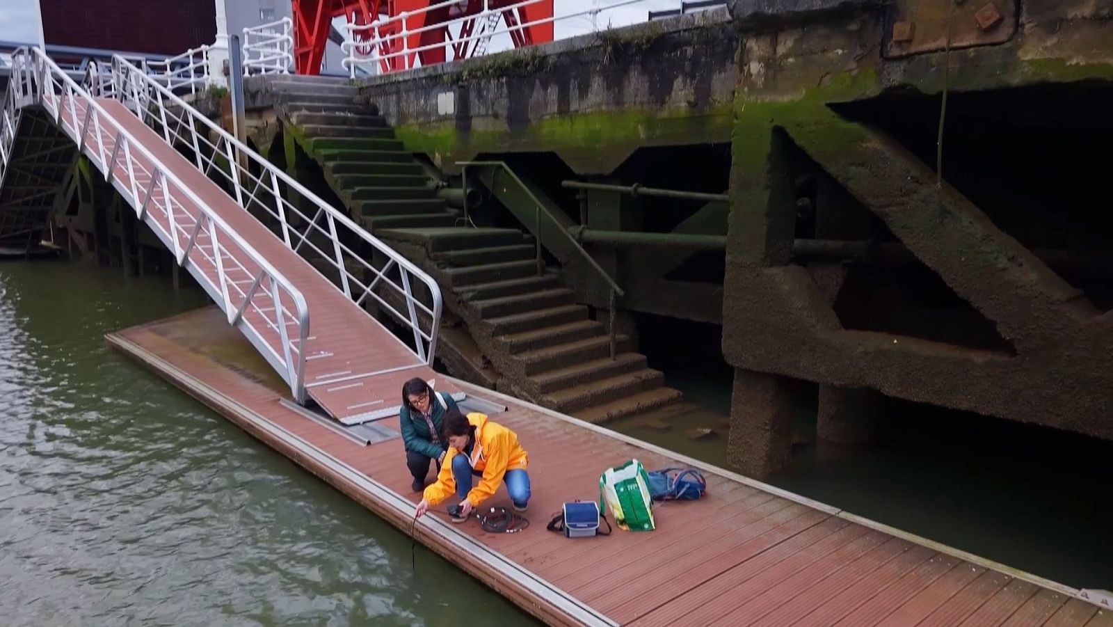 La ría de Bilbao respira, pero se mantiene alerta