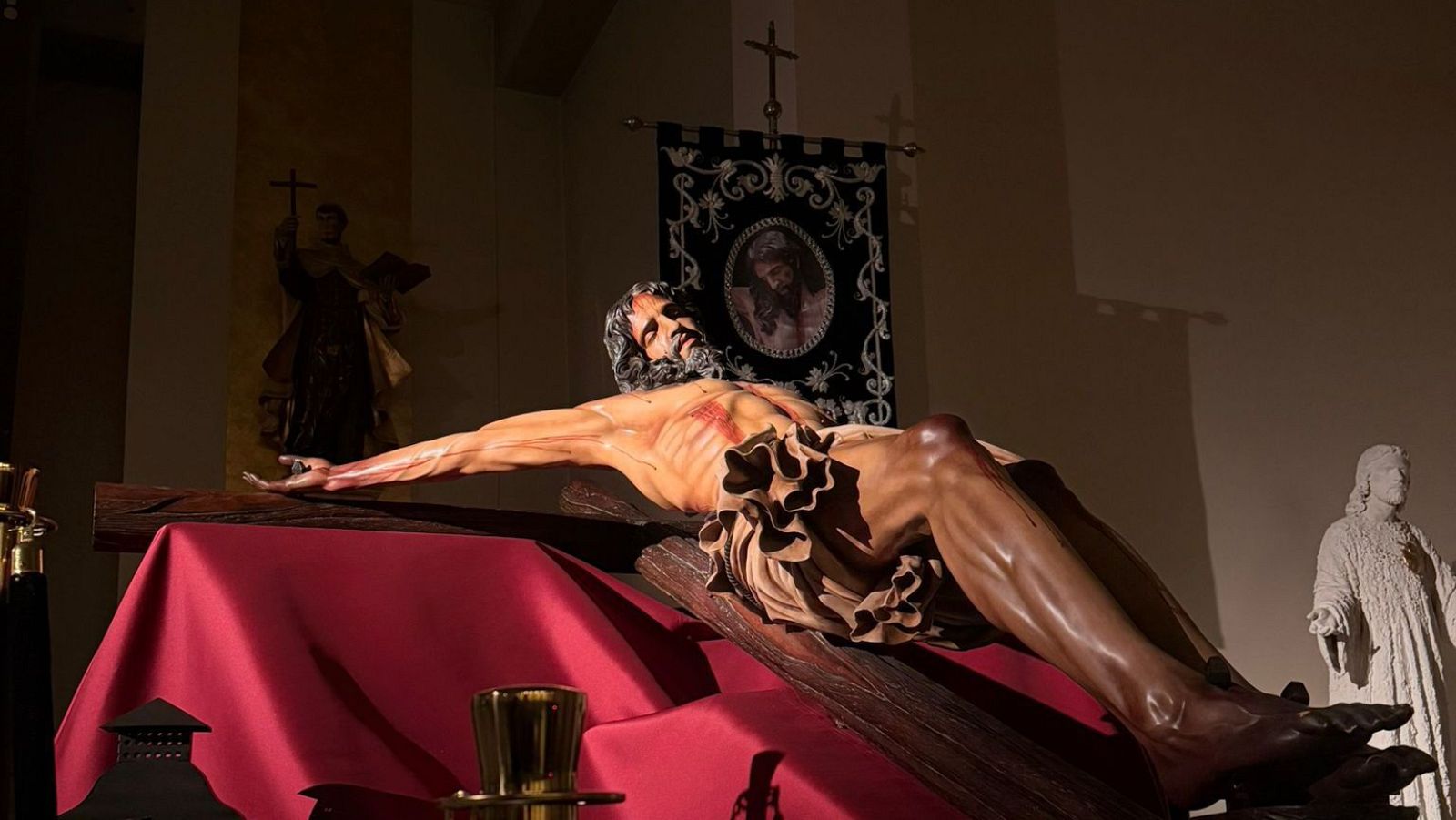 En la imagen aparece el Cristo del Amor de Toledo tumbado sobre la cruz.