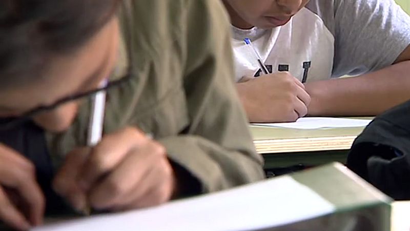 Los estudiantes inmigrantes en España tienen más dificultades académicas pero se adaptan bien
