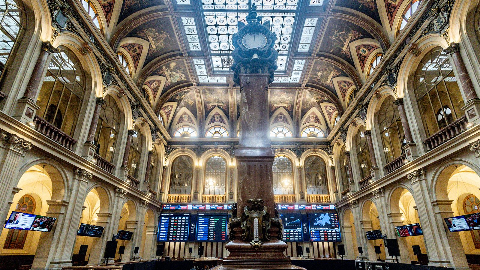 El Ibex35 abre con caídas este jueves.