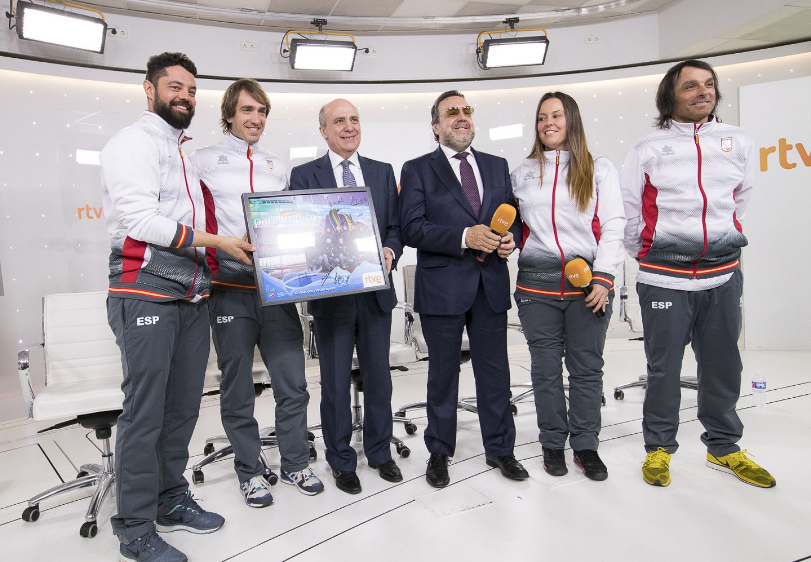Jon Santacana, Miguel Galindo, Enrique Alejo, Miguel Carballeda, Astrid Fina y Victor González