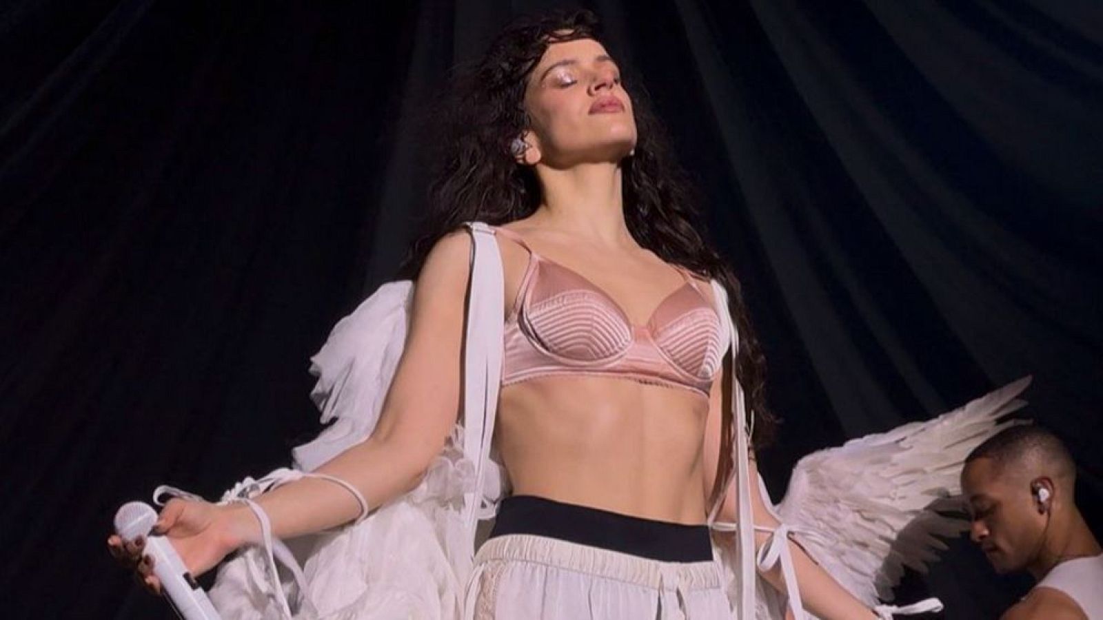 Rosalía llega a España con el 'Lux Tour'