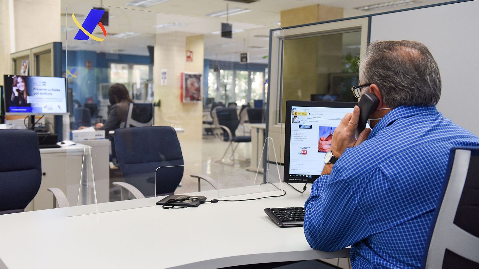 Termina sin acuerdo la reunión entre Gobierno y sindicatos sobre la subida salarial a funcionarios