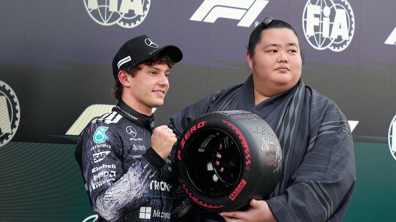 Antonelli recibe el premio al más rápido en la clasificación