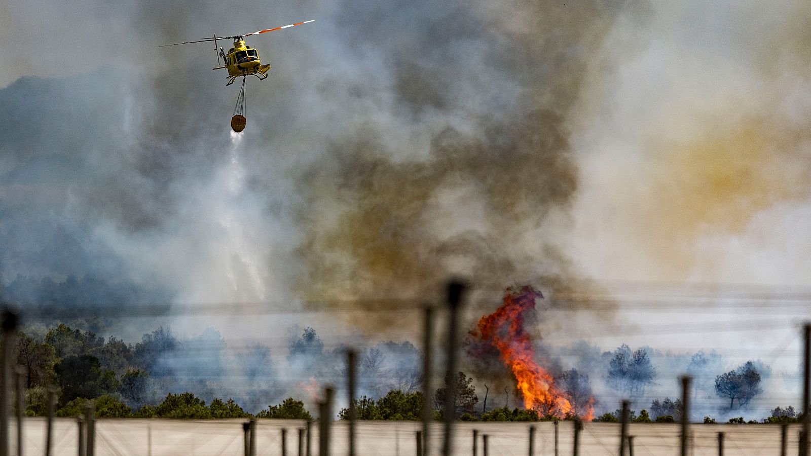 Un incendio en Murcia quema 400 hectáreas y obliga a evacuar a 80 scouts y a activar a la UME