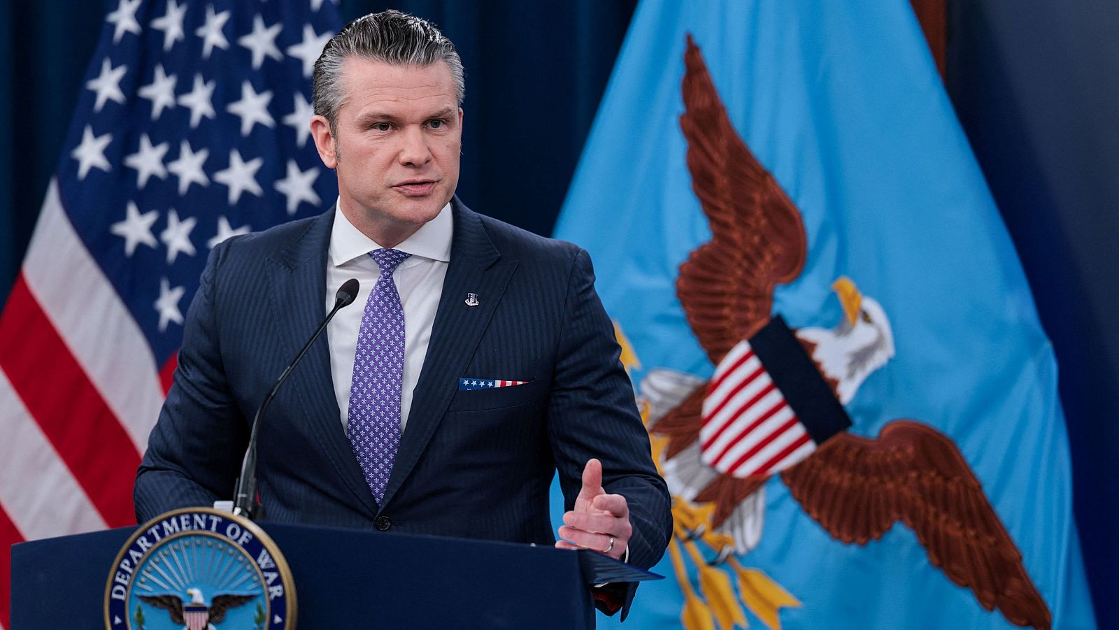 EE.UU. amenaza con ataques de "más intensidad" si el "nuevo régimen" iraní no acepta un acuerdo