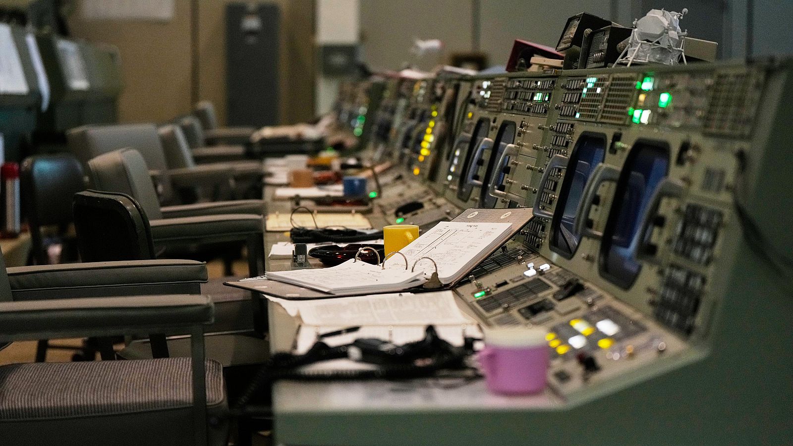 Sala de control de la misión Apolo en el Centro Espacial Johnson, en Houston, en una imagen de archivo