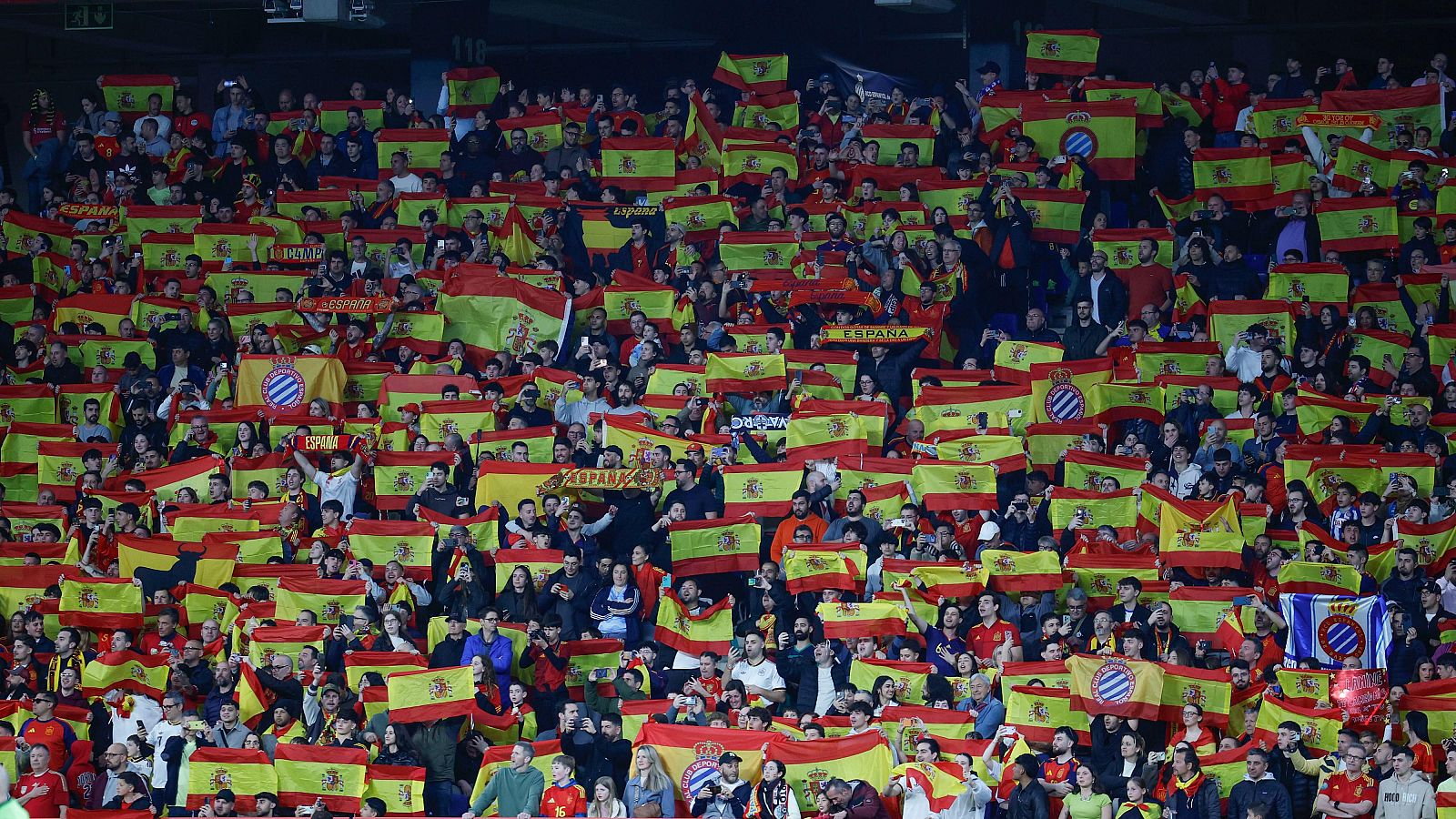 Aficionados españoles durante el partido amistoso que las selecciones de España y Egipto