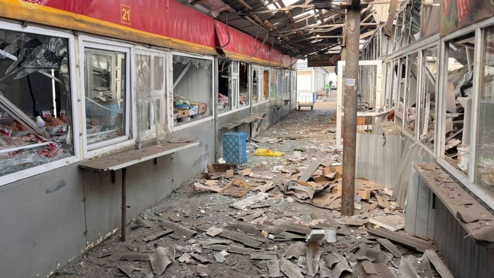 Al menos cinco muertos y 19 heridos en un ataque ruso contra un mercado en el este de Ucrania