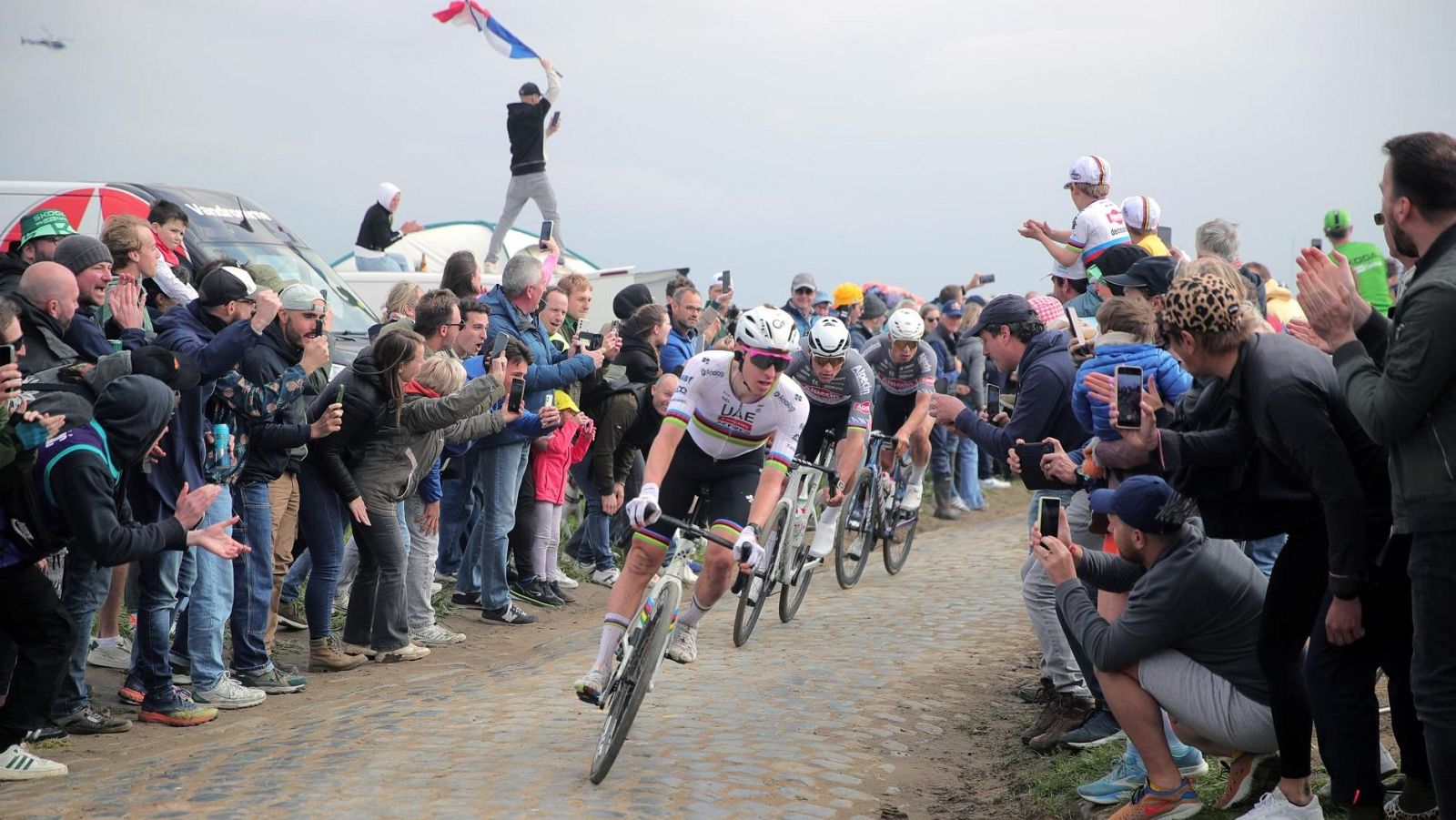 Tadej Pogacar enfila la conquista de su último Monumento
