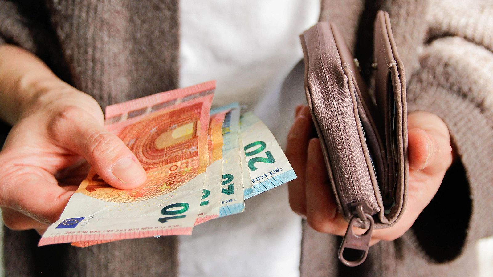 Principales dudas de la renta 2025: SMI, IMV y paro