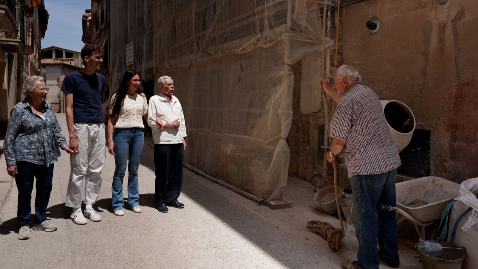 Copons, el micropoble que vol recuperar el comerç local per atraure famílies