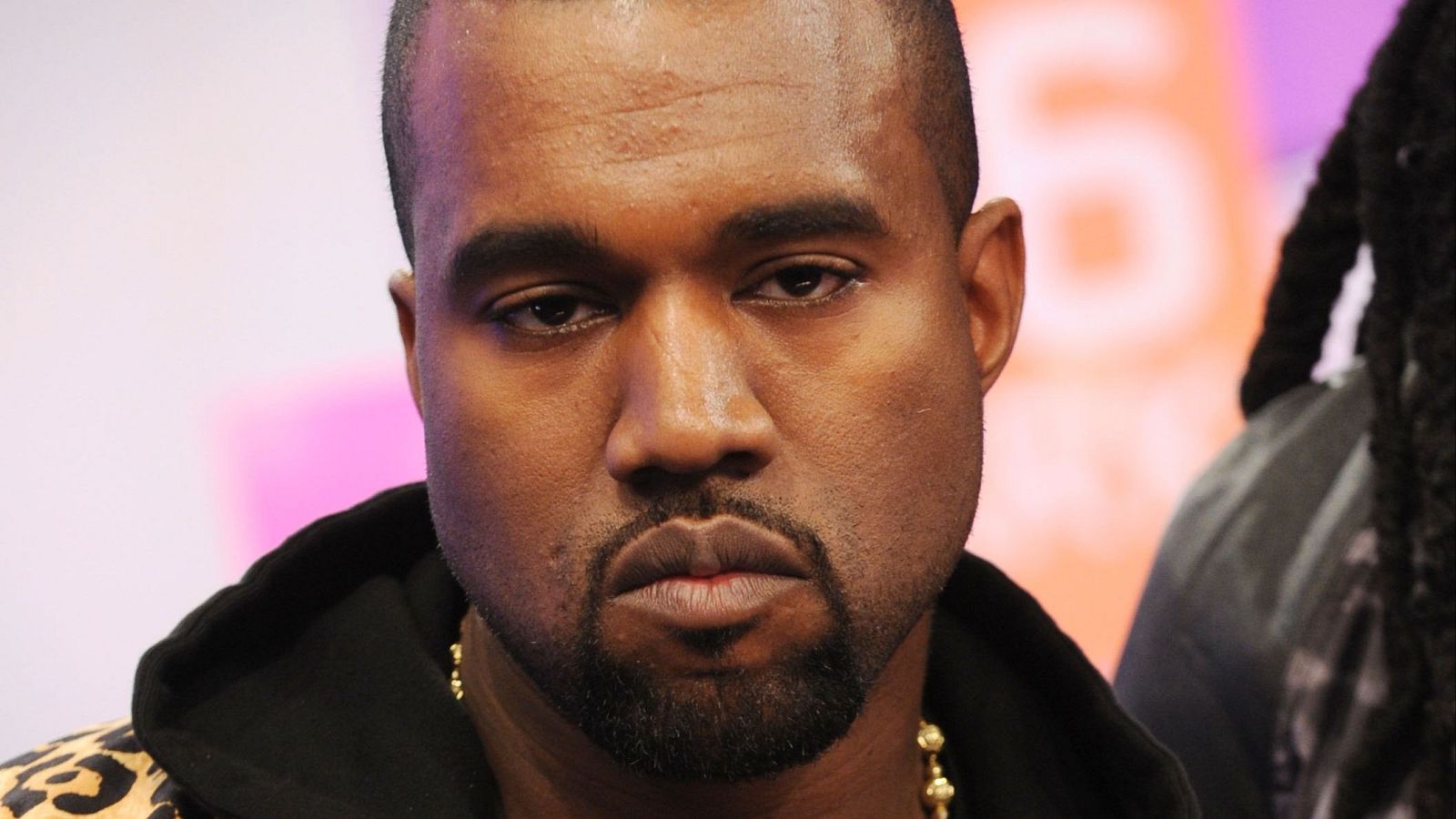 Starmer dice que Kanye West "nunca debió haber sido invitado" a actuar en el Reino Unido