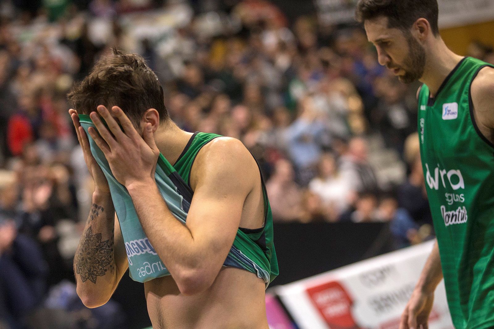 El base argentino del Divina Joventut Nico Lapravittola.