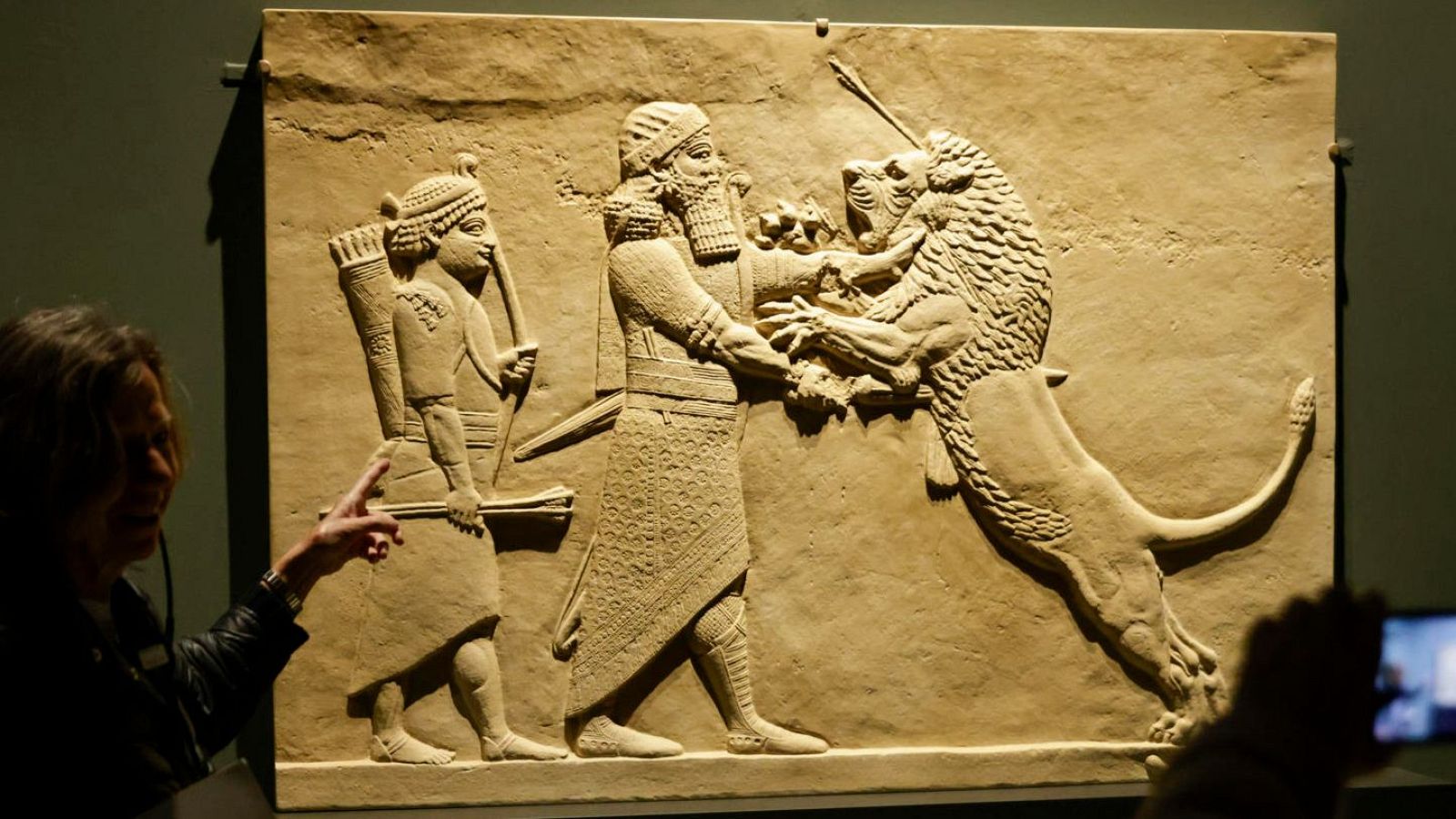 Asurbanipal, el rey del universo, muestra su poder en CaixaForum