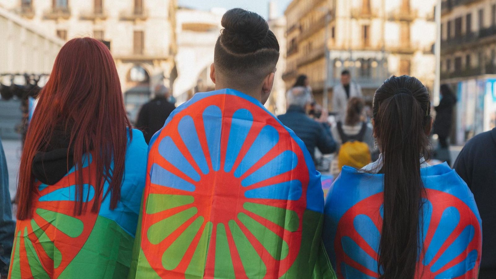Alguns dels participants en els actes per homenatjar les víctimes gitanes.