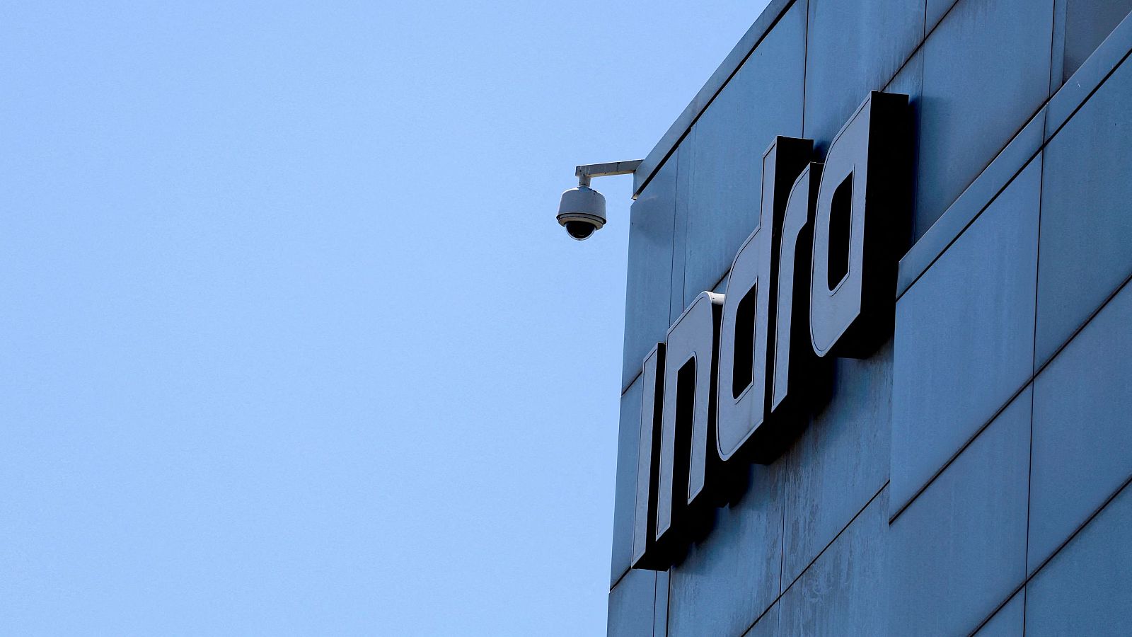 Indra y Escribano retoman las negociaciones para su posible integración