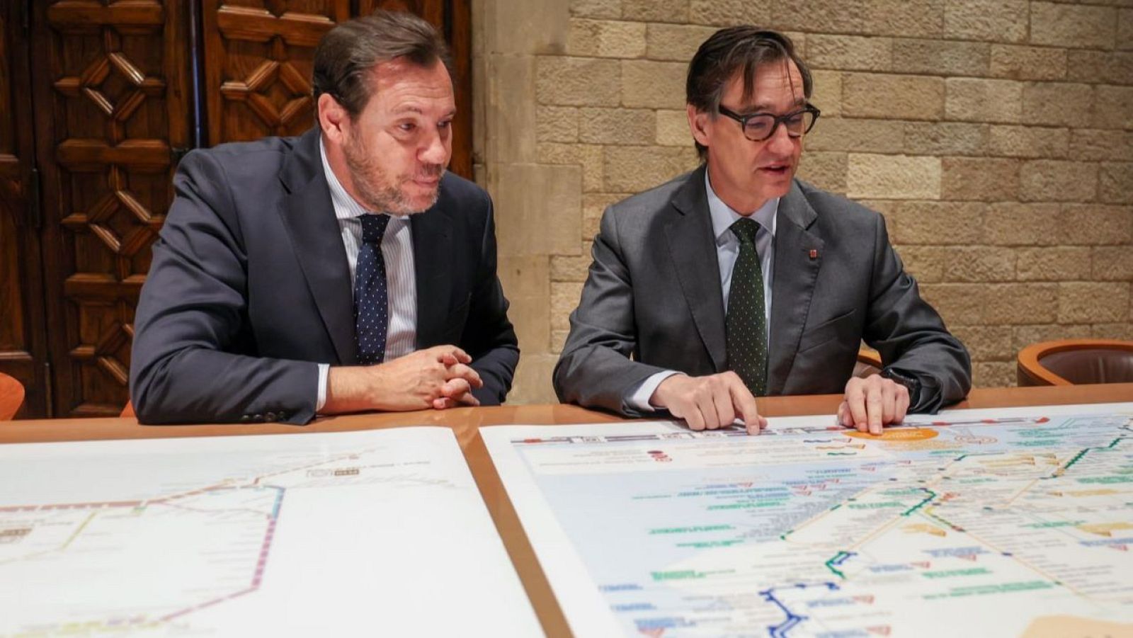 El president de la Generalitat, Salvador Illa, reunit amb el ministre de Transports del govern espanyol, Óscar Puente.