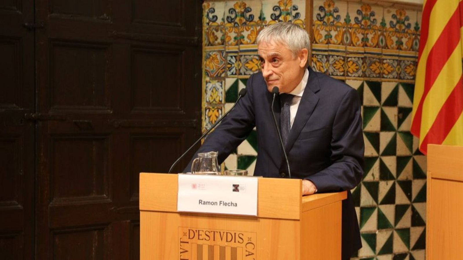 Ramón Flecha recogiendo el Premio Catalunya de Sociología 2019