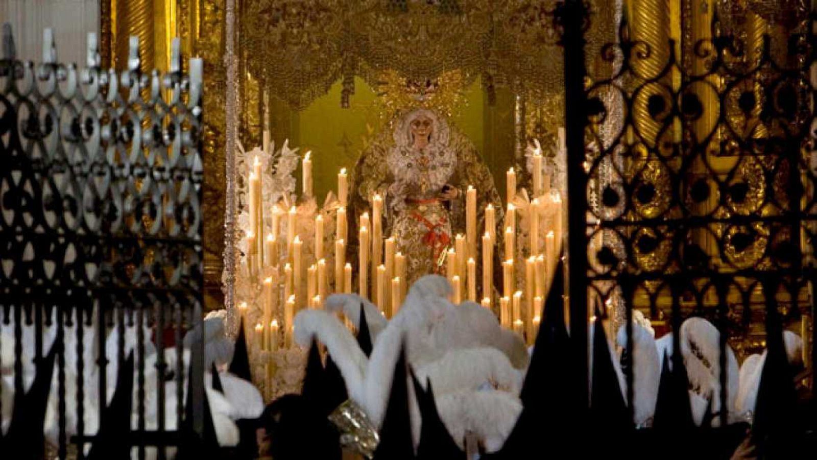 La Madrugá de Sevilla en la Semana Santa