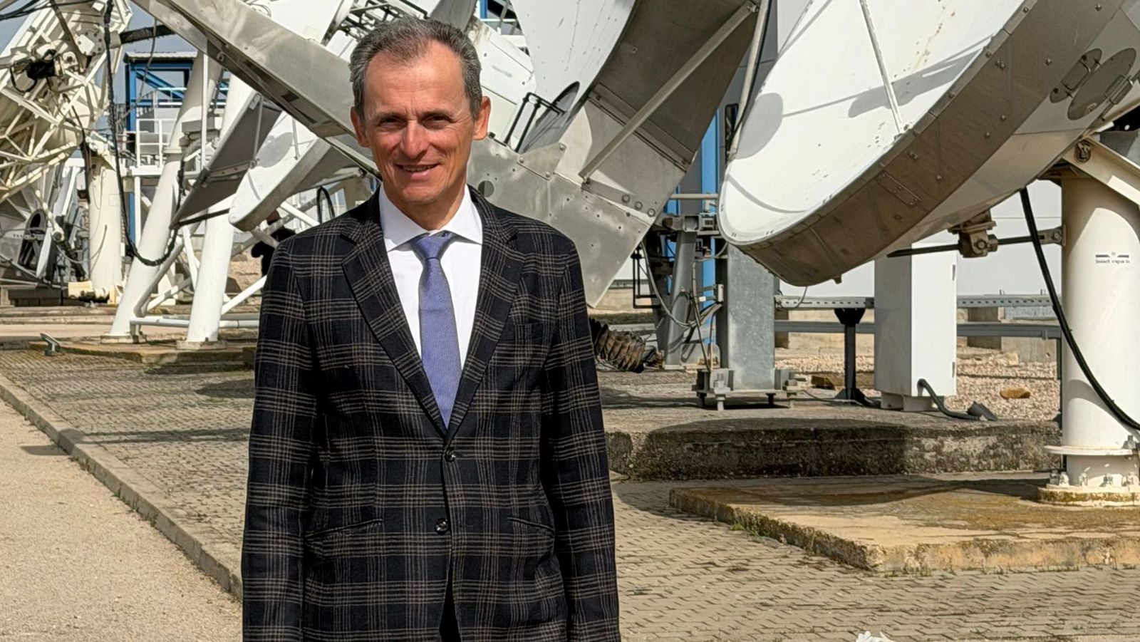 Pedro Duque es entrevistado en Informe Semanal con motivo de la misión Artemis II