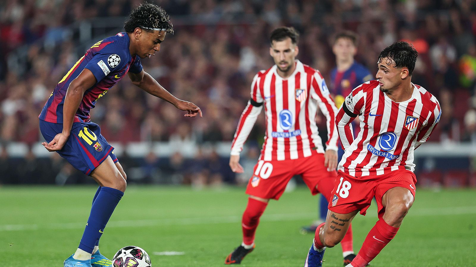 Lamine Yamal durante el partido de ida de los cuartos de final ante el Atlético de Madrid.